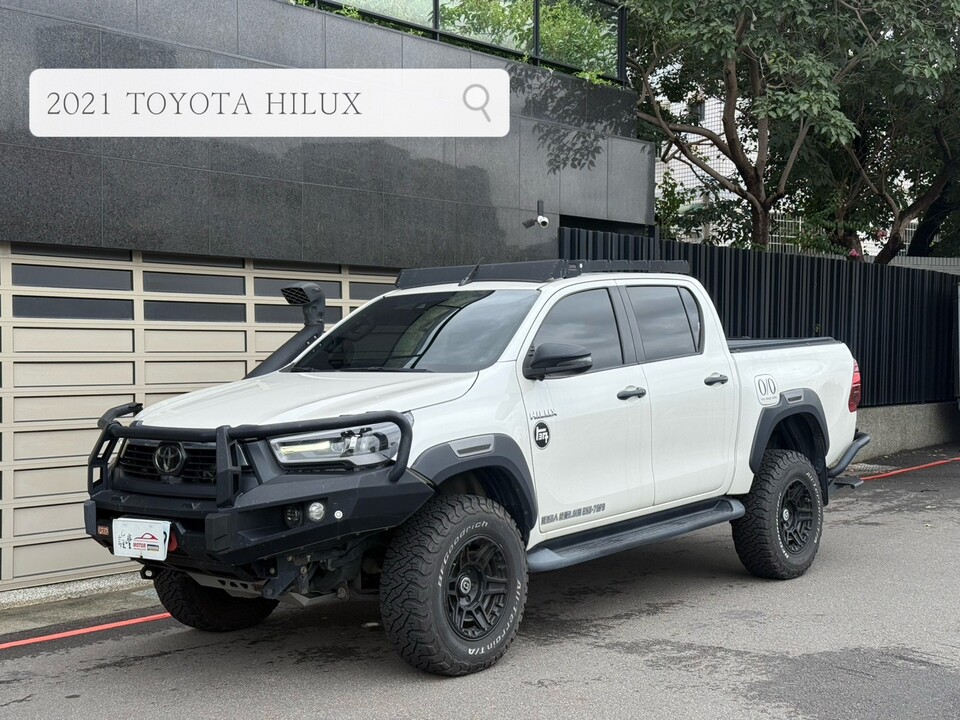 2021 TOYOTA HILUX
